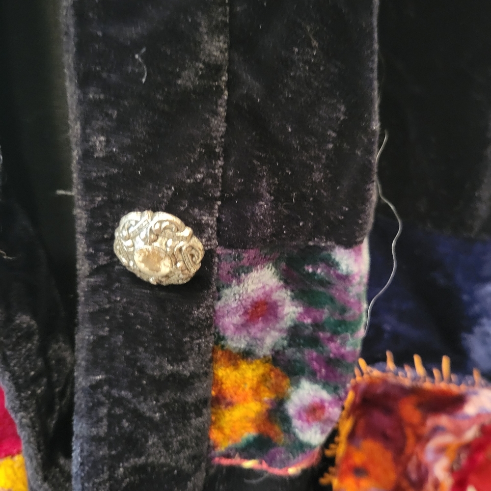 Gorgeous Velvet Patchwork Blazer. - image 3